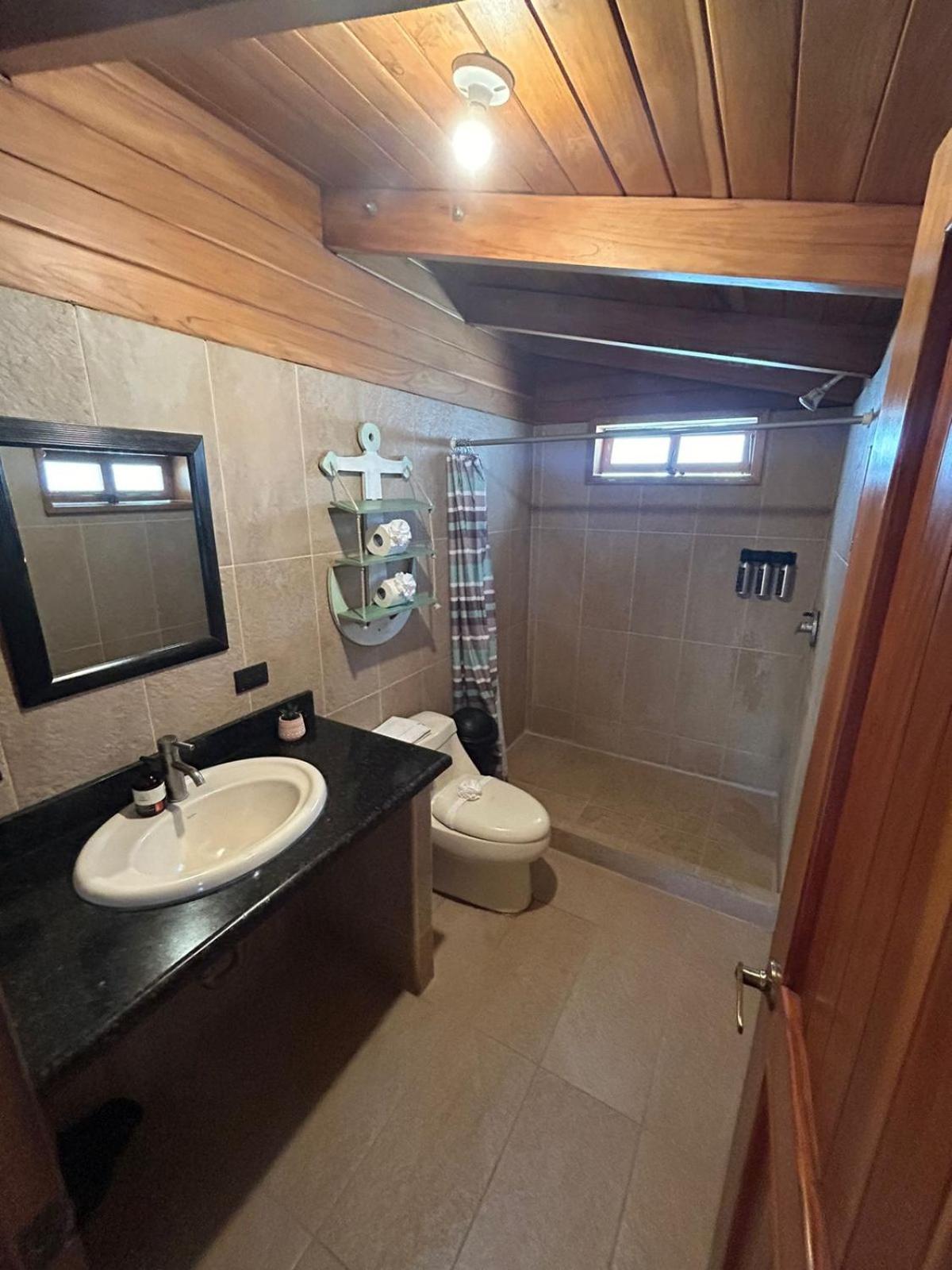 Casa Aura: Beachfront Premium Hostel Tamarindo Exterior photo