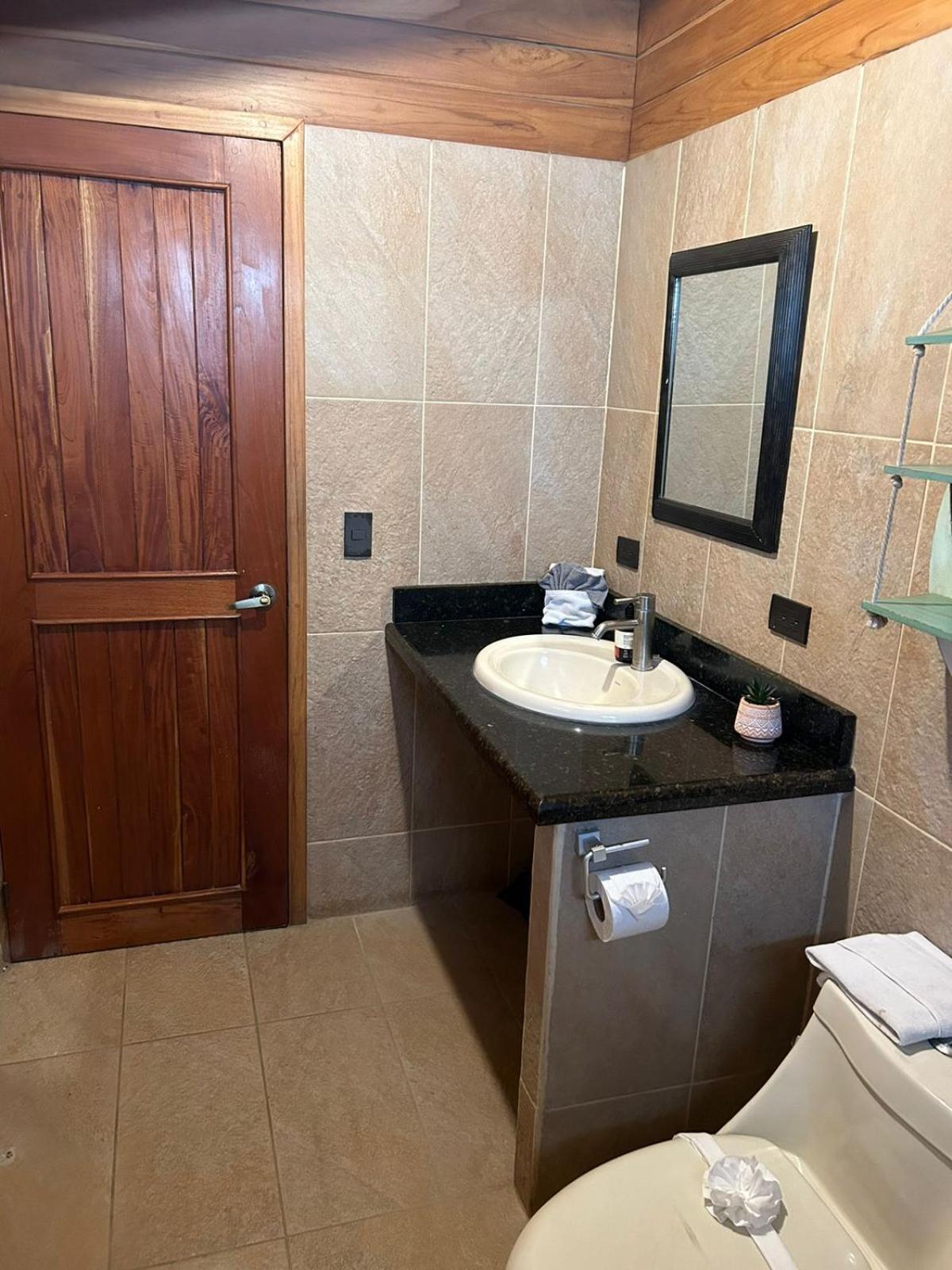Casa Aura: Beachfront Premium Hostel Tamarindo Exterior photo
