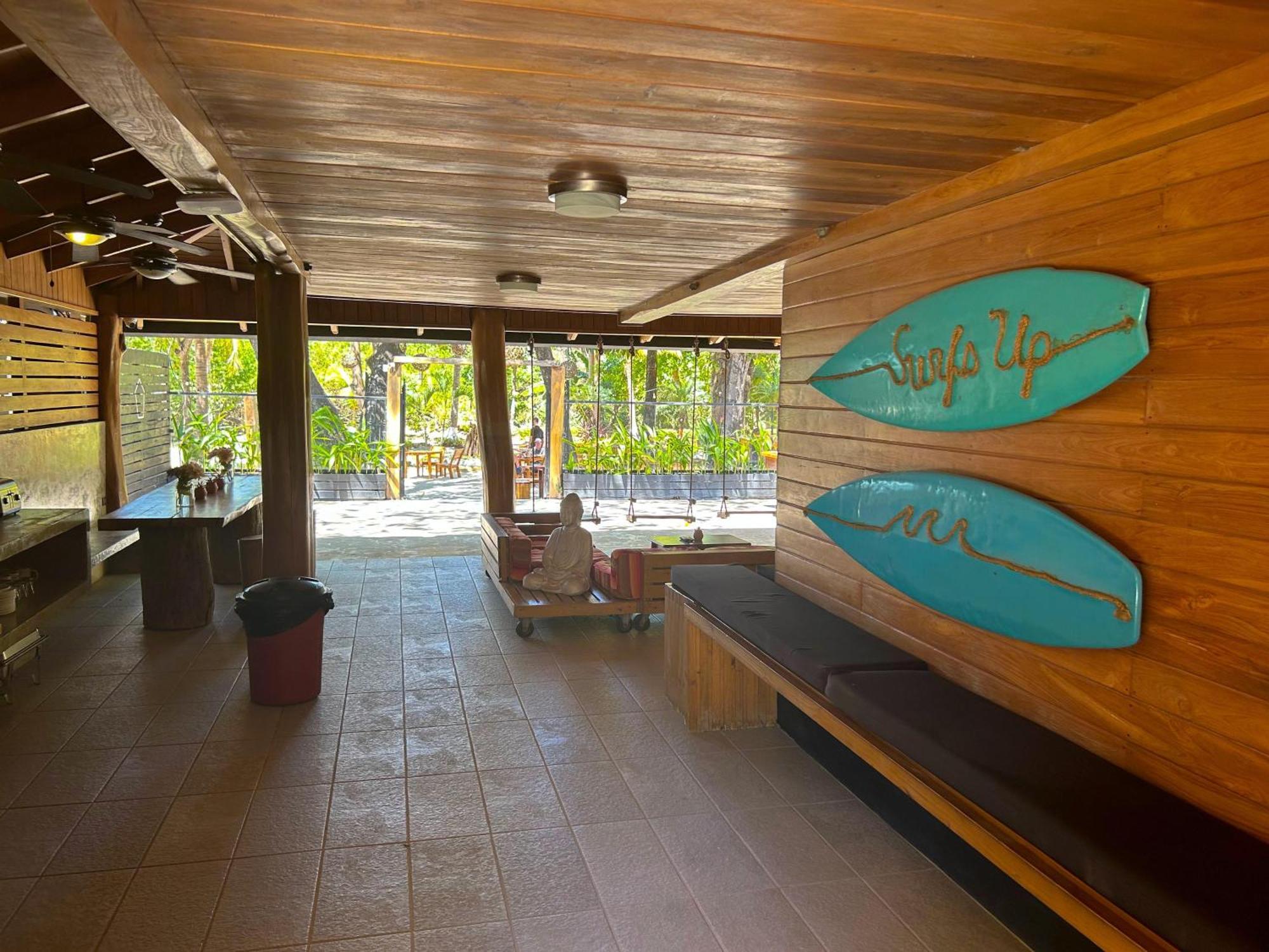 Casa Aura: Beachfront Premium Hostel Tamarindo Exterior photo