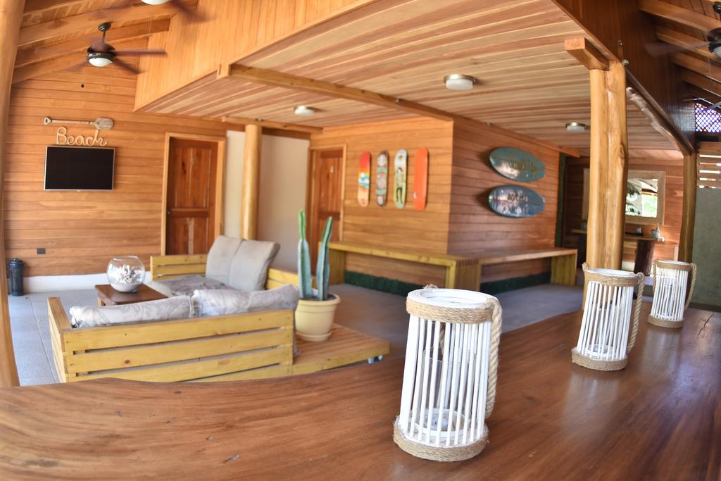 Casa Aura: Beachfront Premium Hostel Tamarindo Exterior photo