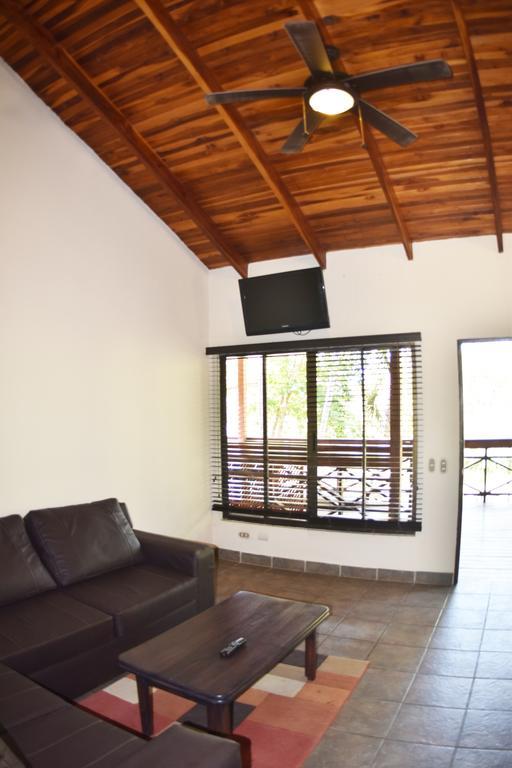 Casa Aura: Beachfront Premium Hostel Tamarindo Room photo