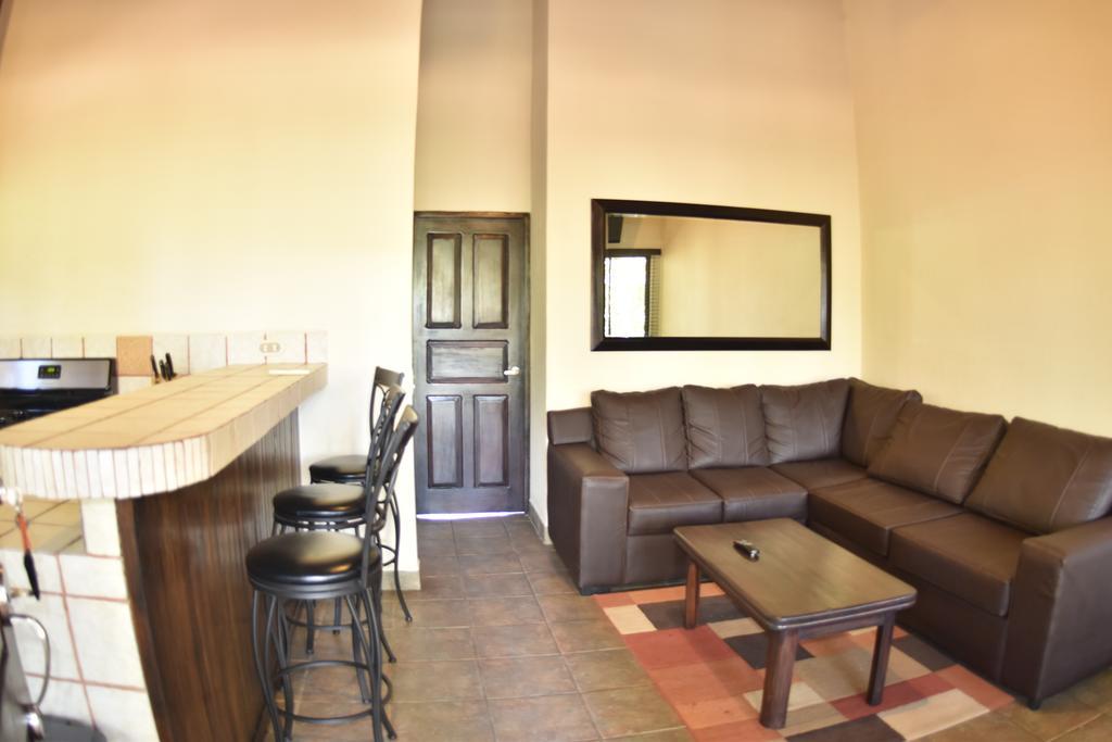 Casa Aura: Beachfront Premium Hostel Tamarindo Room photo