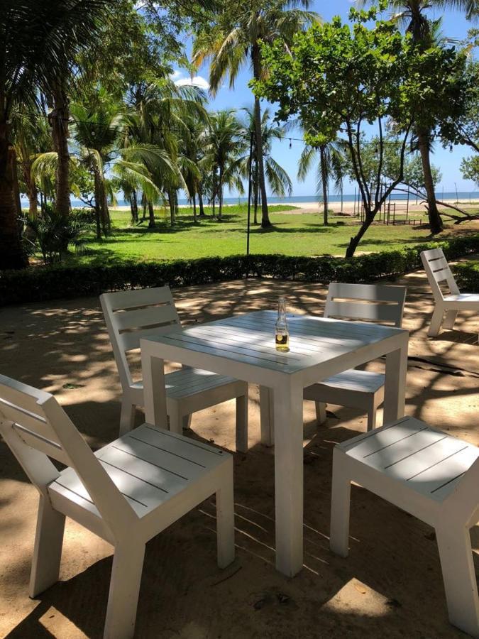 Casa Aura: Beachfront Premium Hostel Tamarindo Exterior photo