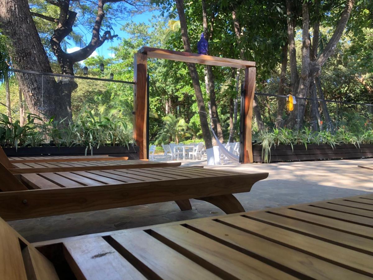 Casa Aura: Beachfront Premium Hostel Tamarindo Exterior photo