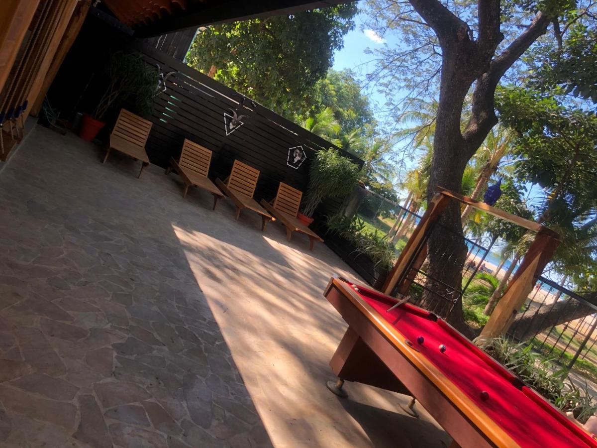 Casa Aura: Beachfront Premium Hostel Tamarindo Exterior photo