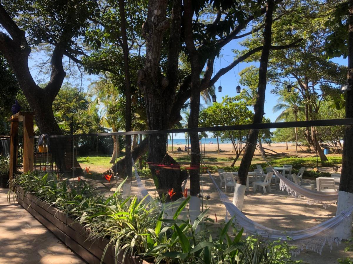 Casa Aura: Beachfront Premium Hostel Tamarindo Exterior photo